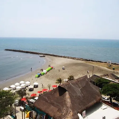 Large And Beautiful Oceanfront Penthouse Apartamento