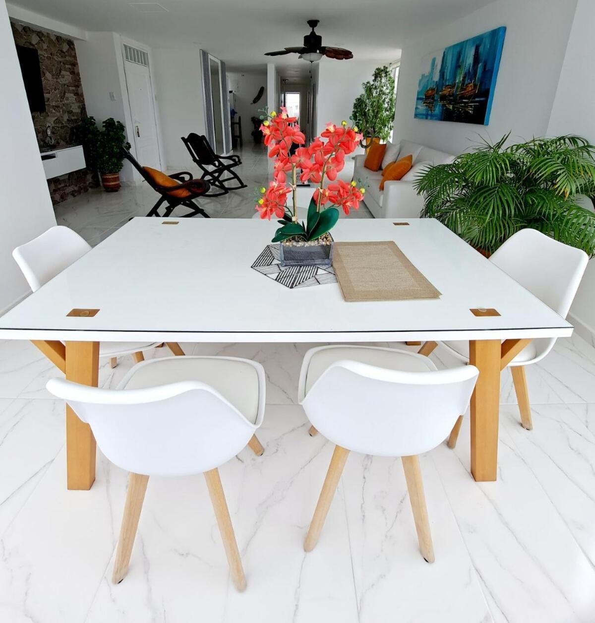 Large And Beautiful Oceanfront Penthouse Cartagena